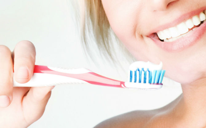 كم مرة في اليوم وعدد الدقائق التي تحتاجها لتنظيف أسنانك