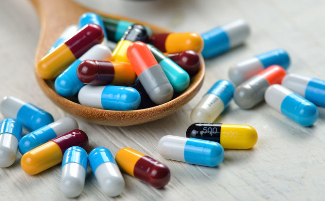 ما هي المضادات الحيوية التي يمكن تناولها بتدفق الأسنان وكيفية اختيار أفضل دواء