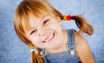 صريف الأسنان عند الأطفال: الأعراض والأسباب والعلاج